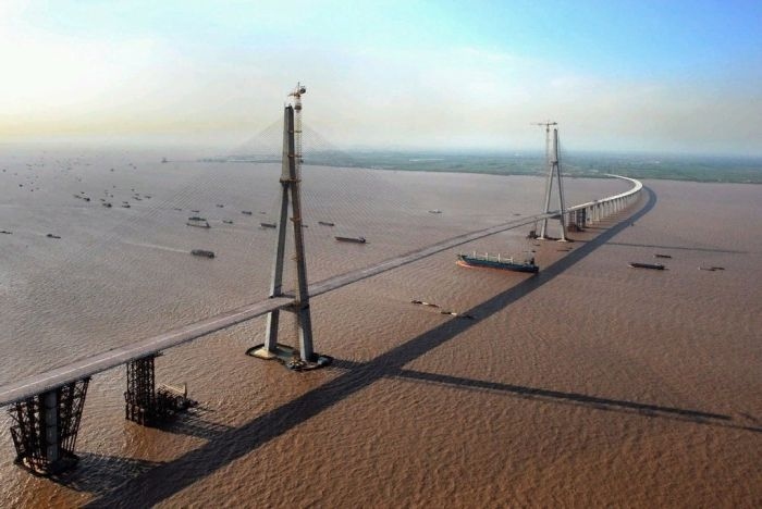 Китай строит много скоростных дорог (7 фото)