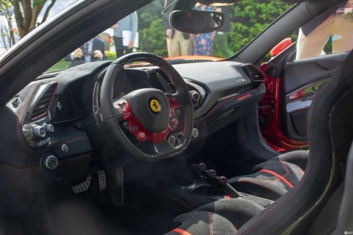 Новый уникальный Итальянский спорткар Ferrari SP38 (17 фото)
