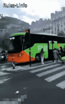 Во Франции в городе Grenoble грабят автобусы с ручной кладью