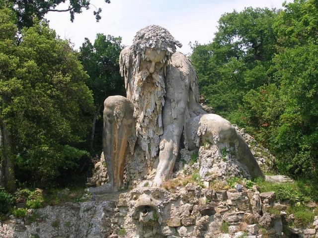 Аппеннинский Колосс - самая большая статуя (20 фото)
