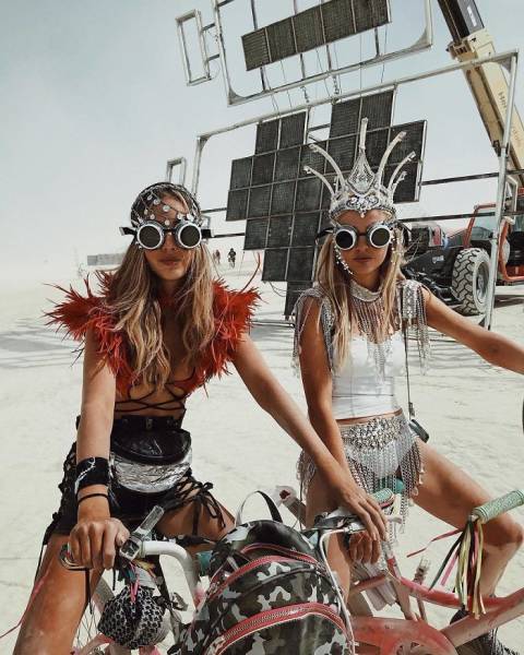 Ежегодный фестиваль Burning Man 2018 (54 фото)