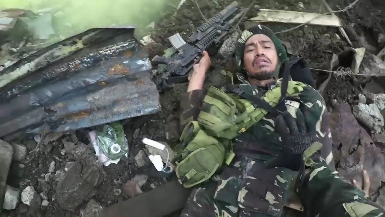 Филиппинский спецназ воюет против ИГИЛ в городских условиях г. Марави