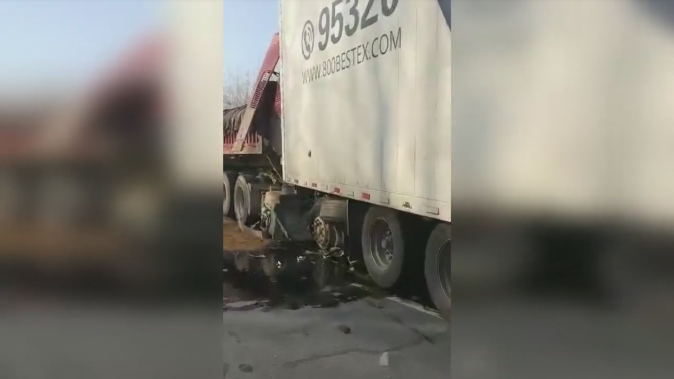 Ужасная авария из 28 грузовиков в Китае, есть жертвы, ЖЕСТЬ 18+