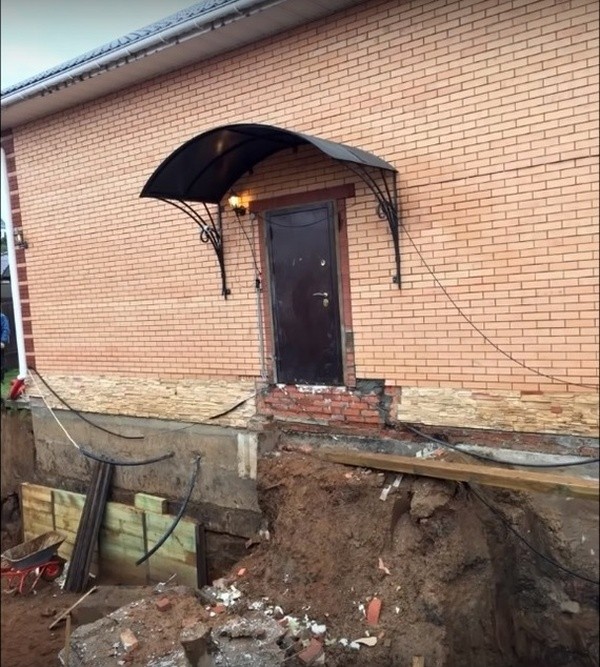 Горе Строители сломали дом (4 фото)