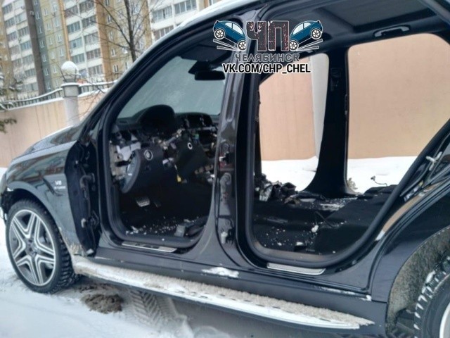 В Челябинске злоумышленники разобрали внедорожник Mercedes 63 AMG