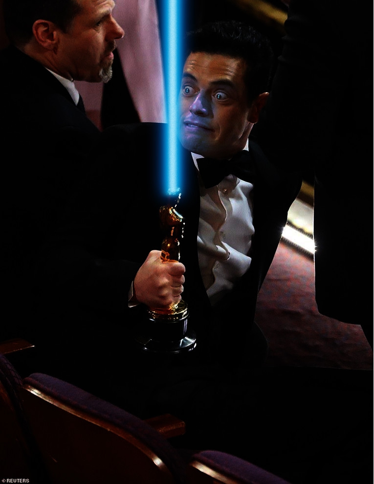 Рами Малек так вцепился в «Оскар», что стал героем фотожаб (20 фото)