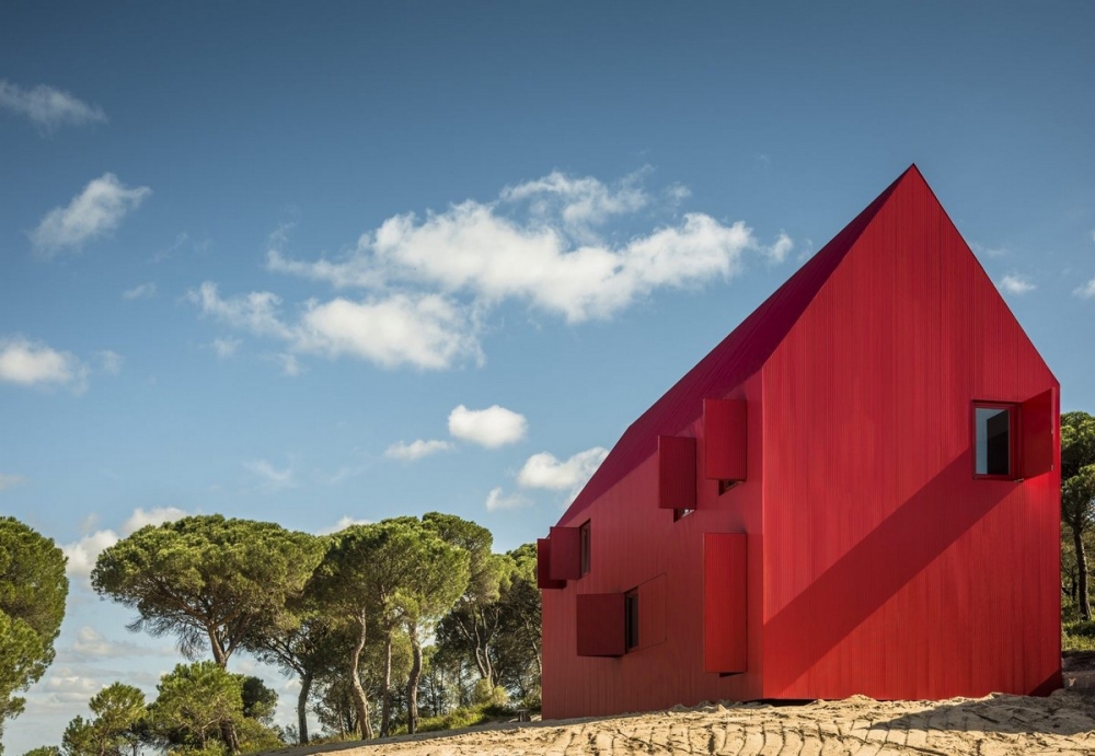Красный дом в Португалии