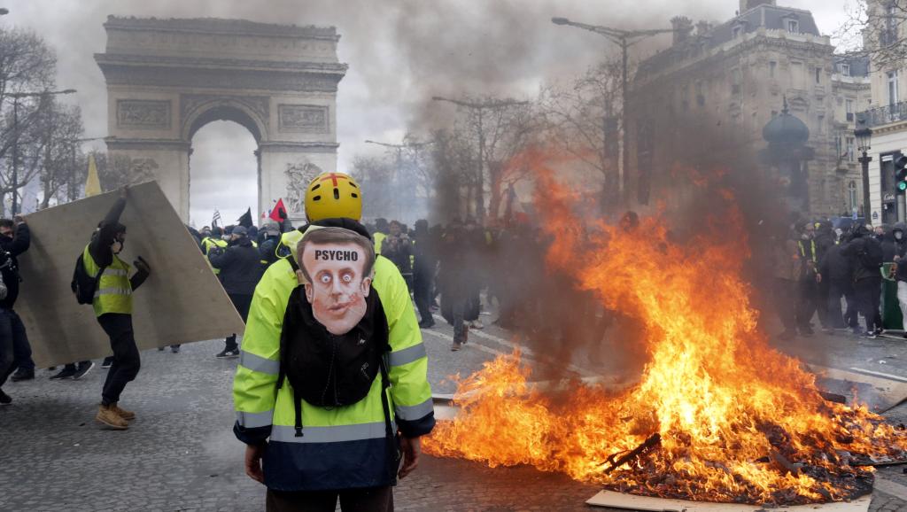 Желтые Жилеты и Протесты в Париже, Французы против буржуазной политики МАКРОНА