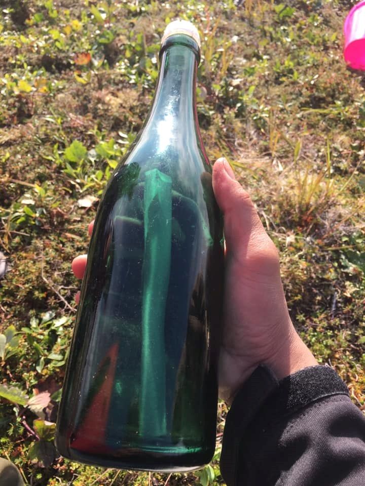 В бутылке из-под «Советского шампанского» американец нашел письмо 1969 года от русского моряка