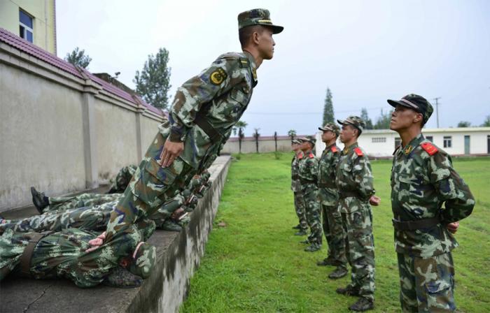 Суровые тренировки в армиях разных стран