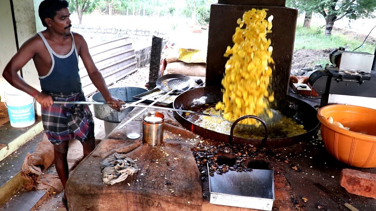 Индия. Как делают сладости Банановые Чипсы