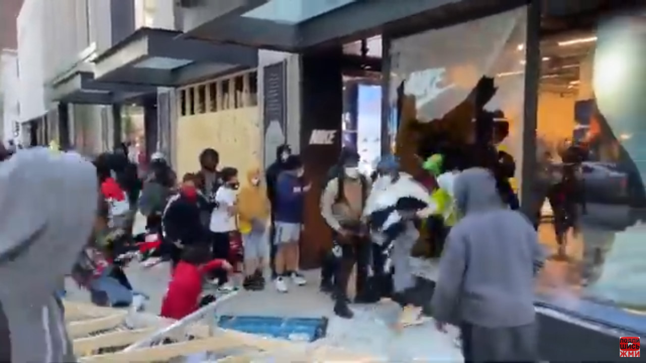 Беспорядки в Чикаго. Мародёры разбили витрины и разграбили магазин Nike #скандалиссимо