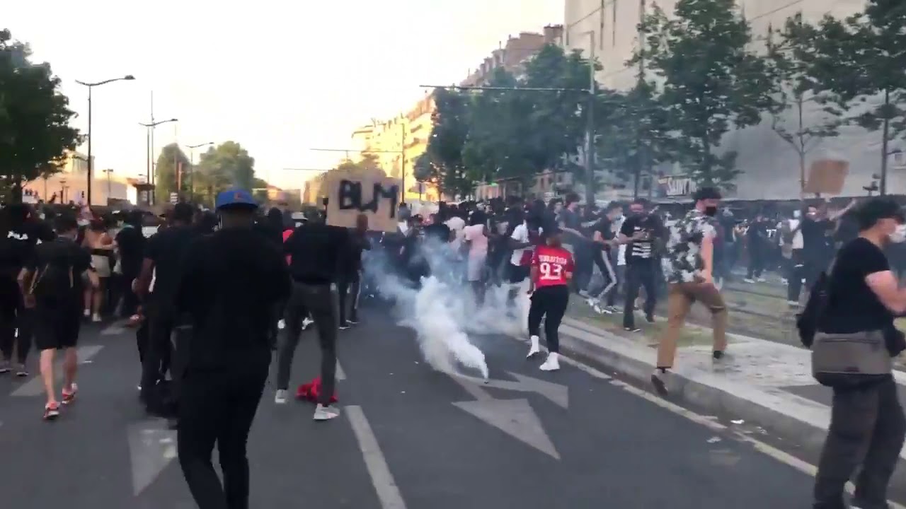 Париж ПРОТЕСТЫ ВО ФРАНЦИИ. Полиция применила газ для разгона участников акции протеста