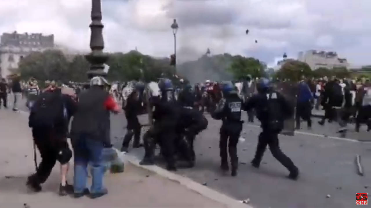 Беспорядки во Франции. Полиция подавляет протесты в Париже, где бастуют радикалы