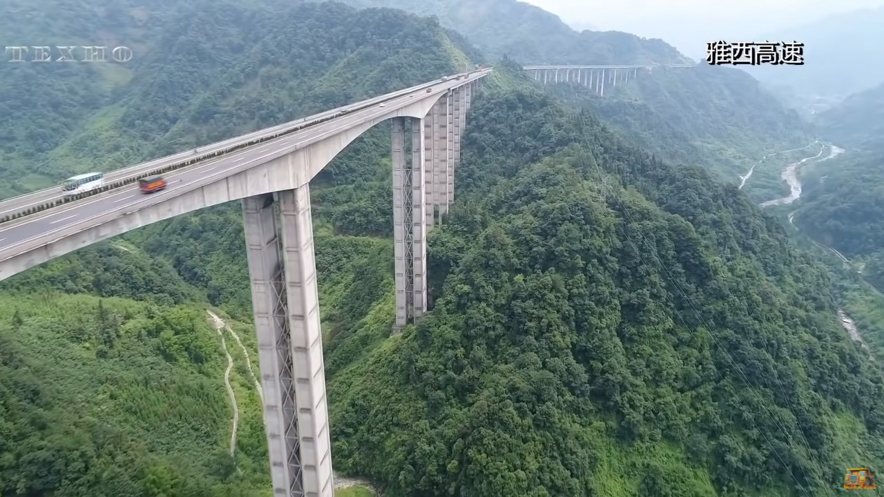 Китай: Китайцы построили небесную дорогу