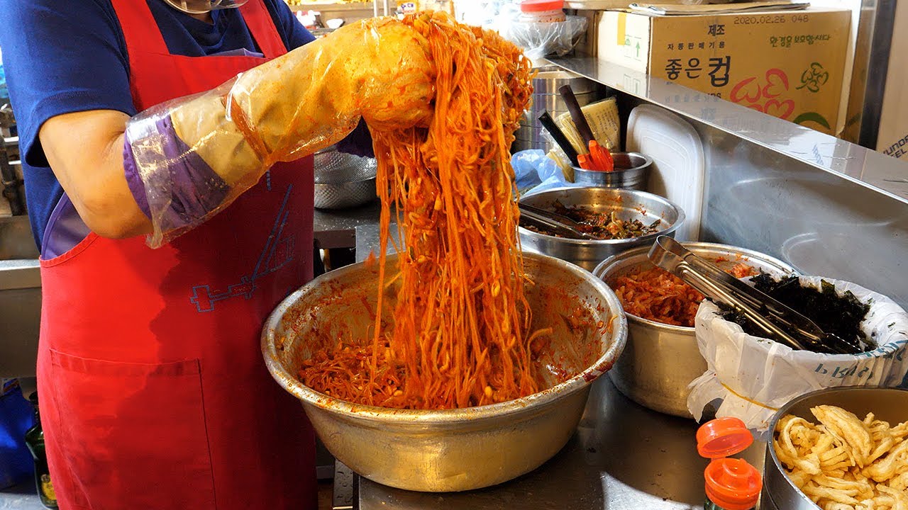 Пряная лапша - корейская уличная еда