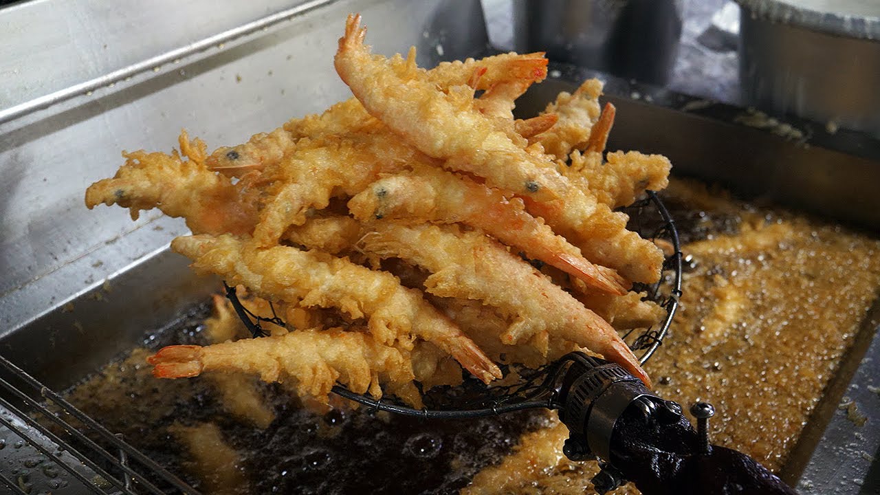 Хрустящие жареные креветки, кисло-сладкие креветки - корейская уличная еда