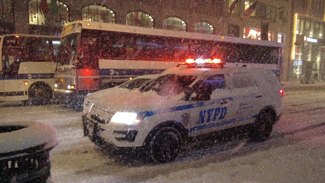 NYC Snow Walk | Rockefeller Center, Bryant Park, Times Square (December 16, 2020)
