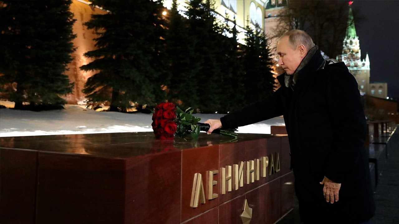 Путин в годовщину снятия блокады Ленинграда возложил цветы в Александровском саду