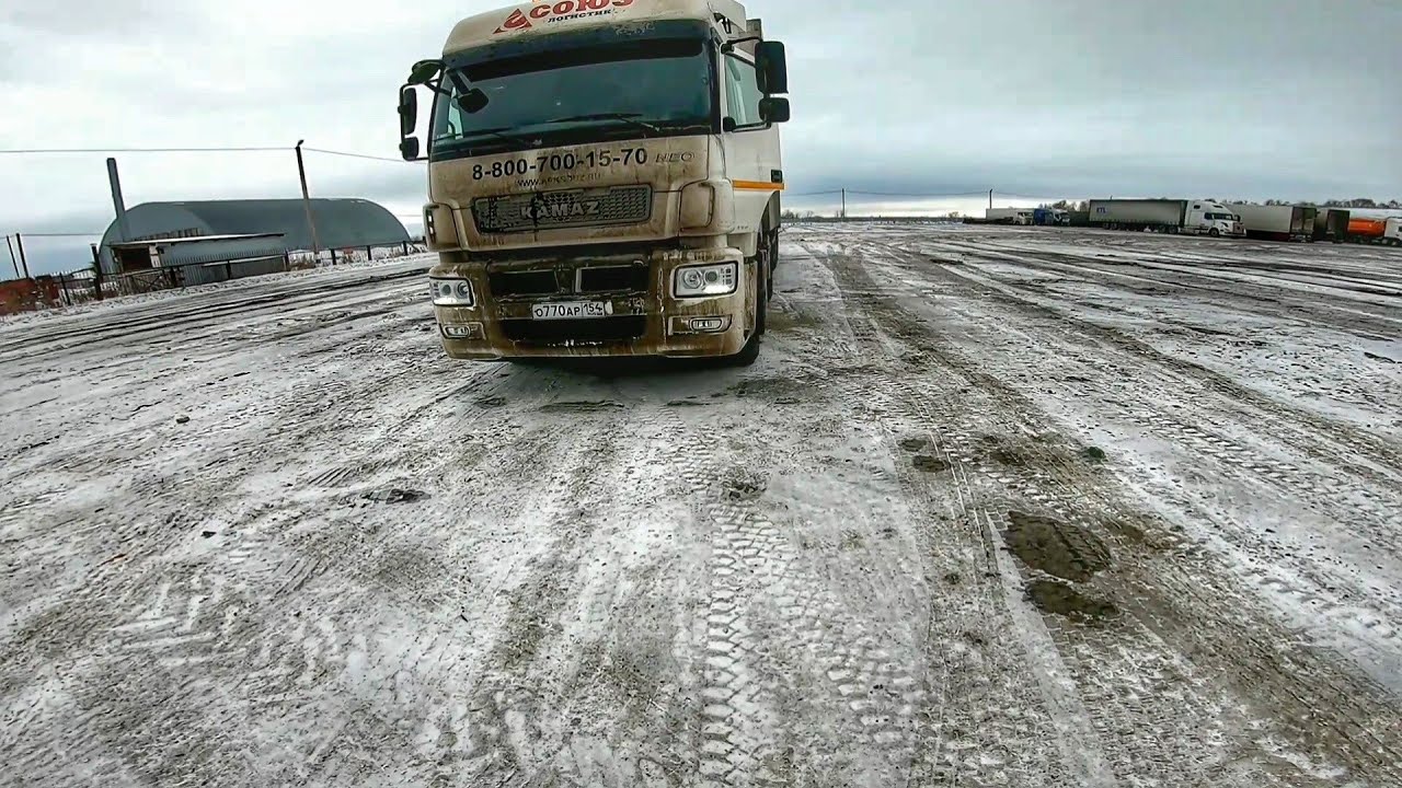 НЕ ПРИНИМАЮТ ГРУЗ! Новосибирске валит снег